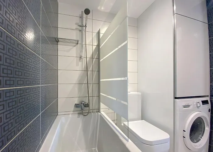 Phaedrus Living: City Flat Rafaella 6